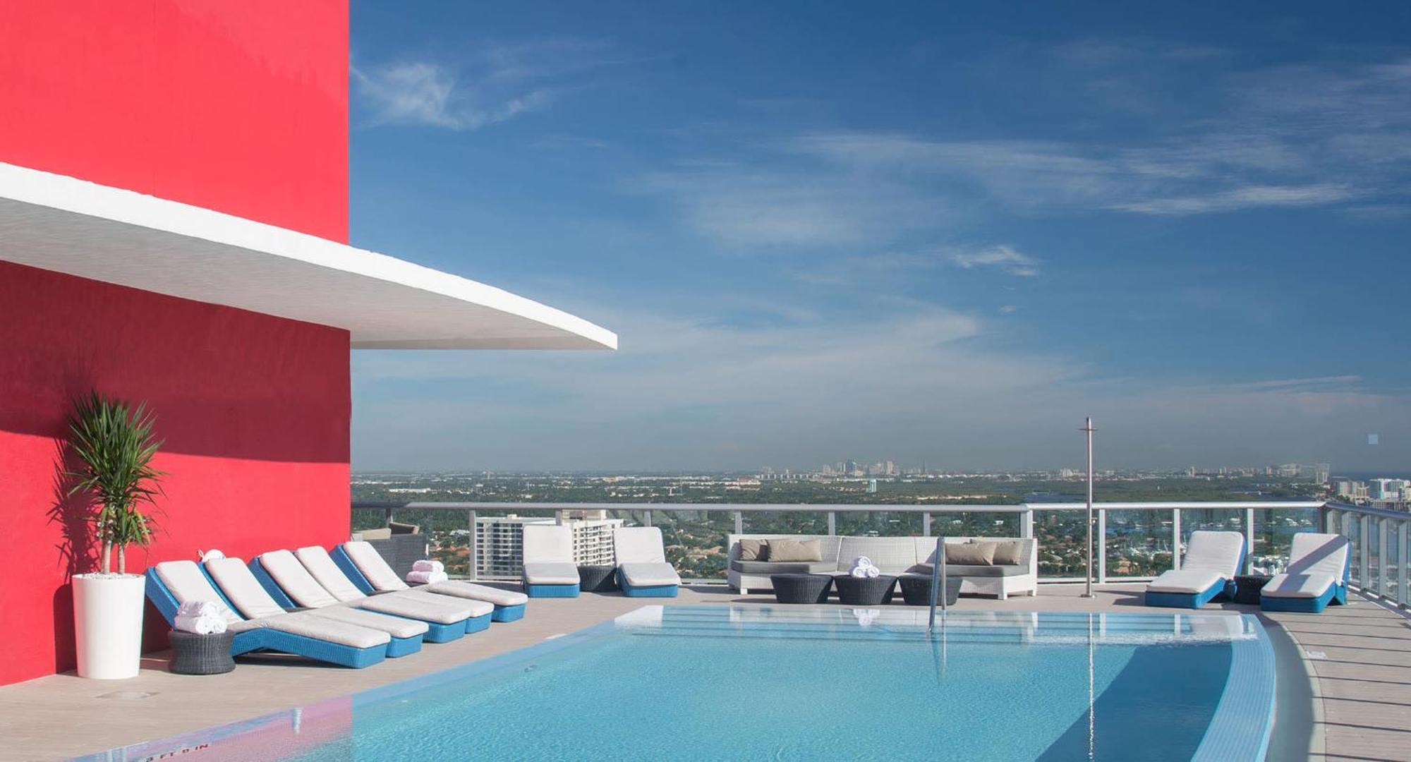 הוילה 2602 E Hallandale Beach Blvd 1 Br מראה חיצוני תמונה